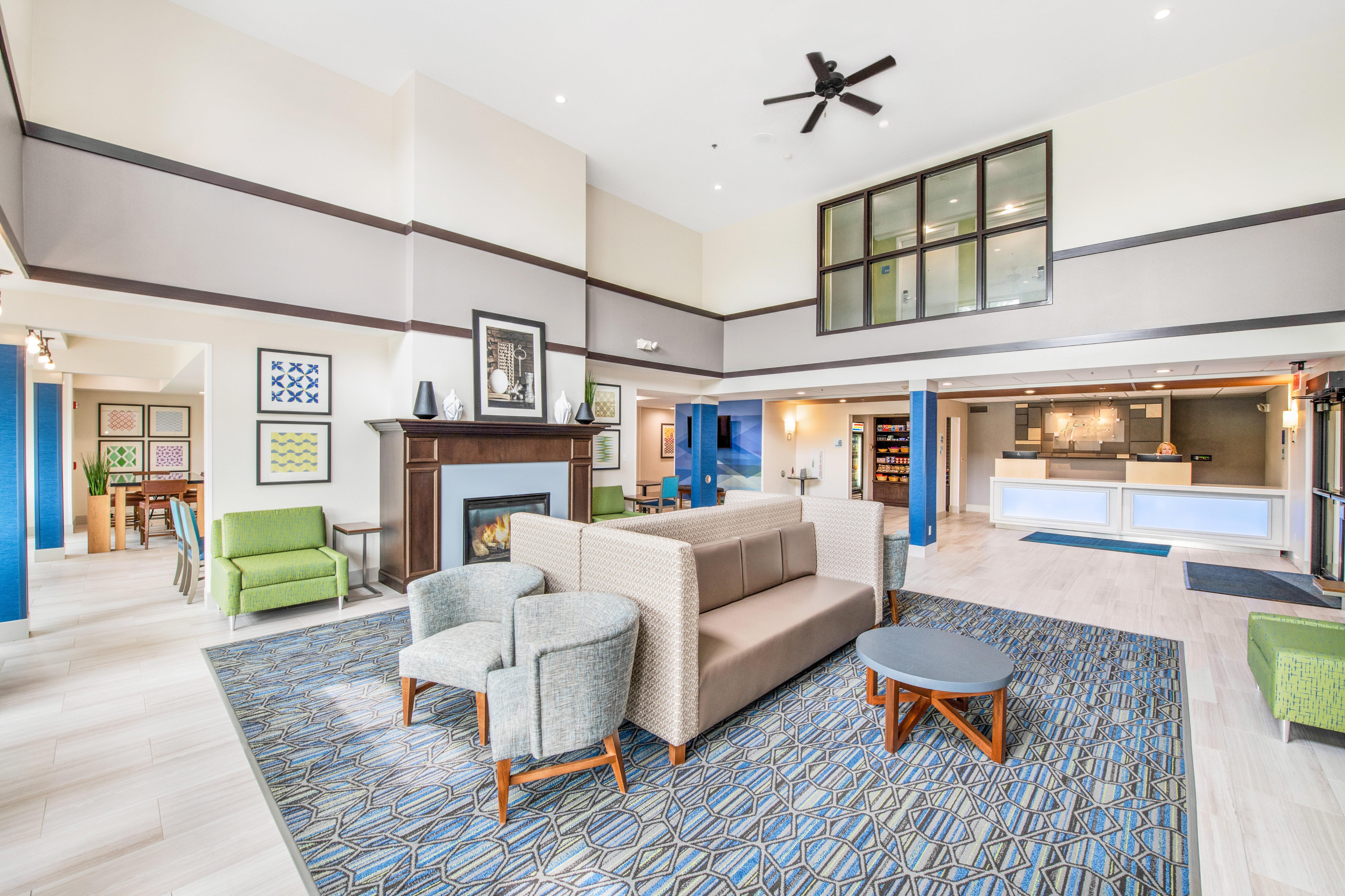 Holiday Inn Express - Delafield By Ihg Exteriör bild