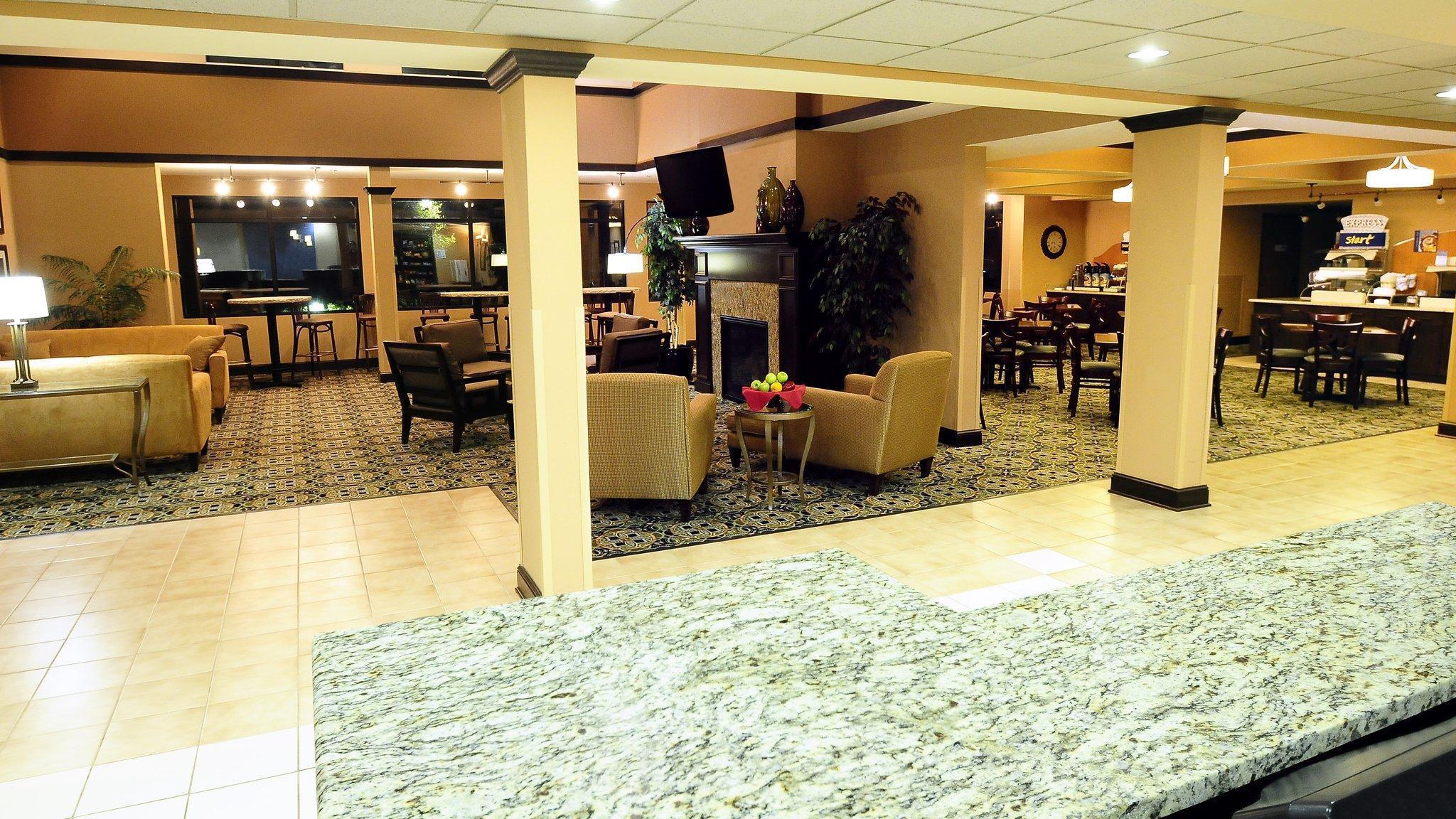 Holiday Inn Express - Delafield By Ihg Exteriör bild
