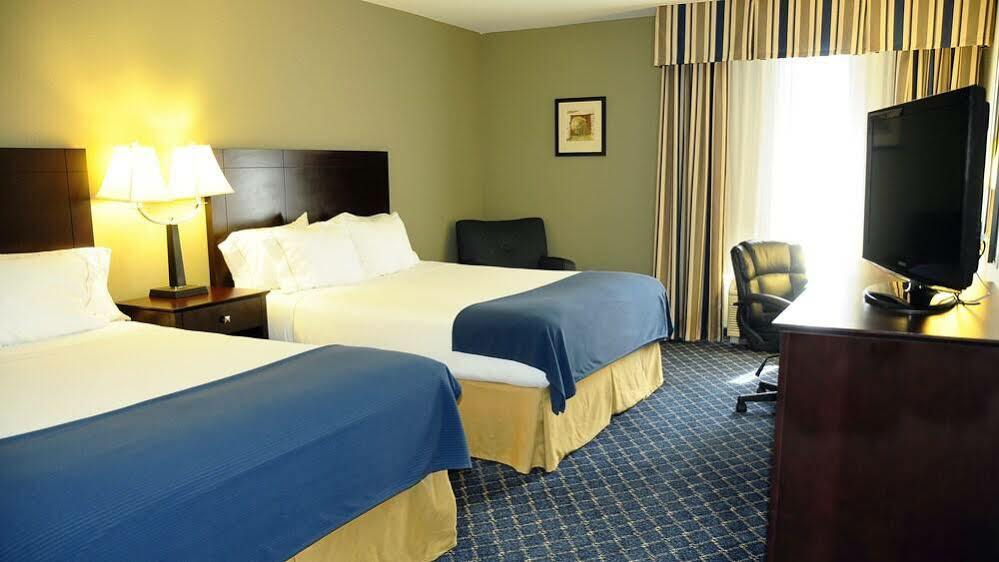 Holiday Inn Express - Delafield By Ihg Exteriör bild